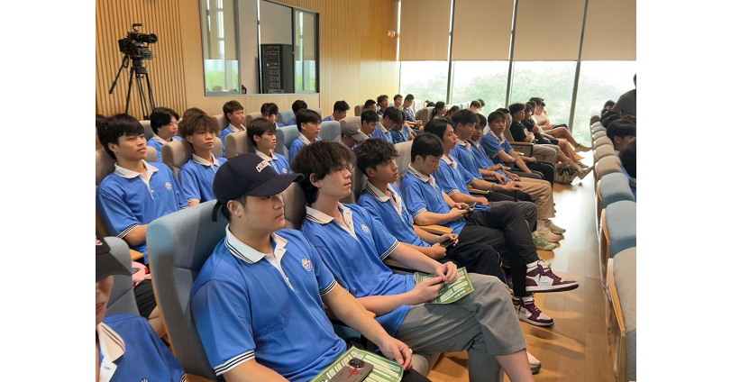 机电工程学院学生参加柳州图书馆柳东馆“广西三月三·法制在柳州”读书分享会